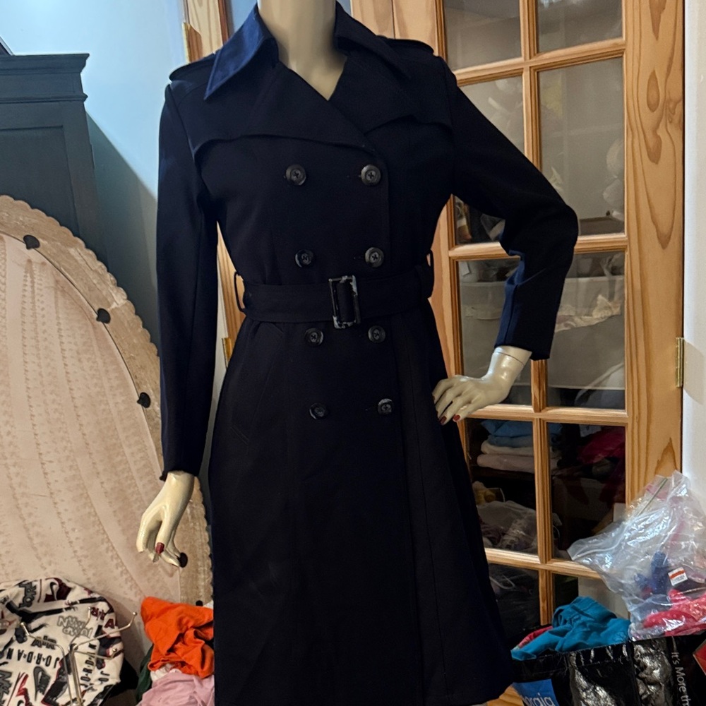 Elegant Black Double-Breasted Women's Coat